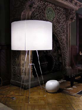 簡(jiǎn)潔燈具 黑夜的光明天使（圖）