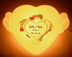 愛心臺燈 將浪漫天天點亮(組圖)