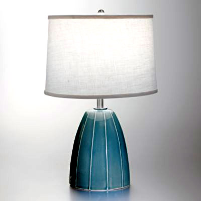 日式復(fù)古臺燈 帶來視覺新享受（圖）