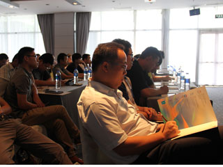 廈門站·參會(huì)觀眾正認(rèn)真做筆記